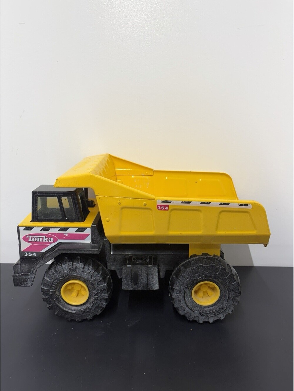 TONKA Might Dump Truck 354 Pressed Steel Body And Plastic Chassis